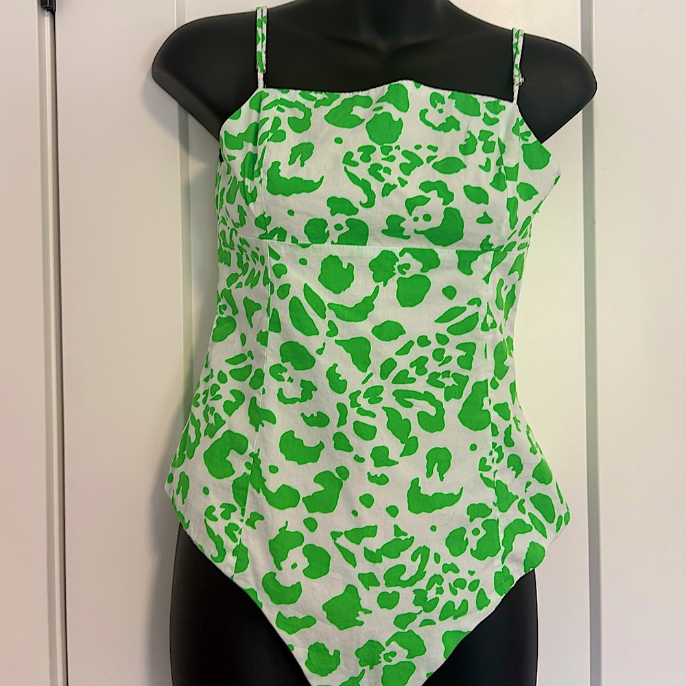 Zara Summer Smocked Square‎ Neckline Printed Bodysuit Size Small